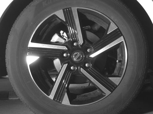 Used 2025 Nissan Sentra SV FWD image 15