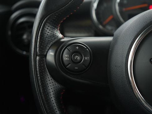 Used 2018 MINI Cooper S image 23