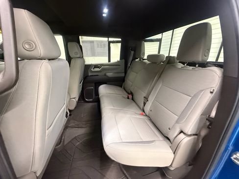Used 2023 Chevrolet Silverado 1500 LT AWD/4WD image 16