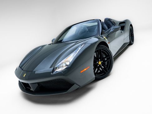 Used 2018 Ferrari 488 Spider RWD image 21