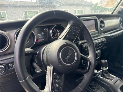Used 2022 Jeep Wrangler Unlimited Sport AWD/4WD image 10