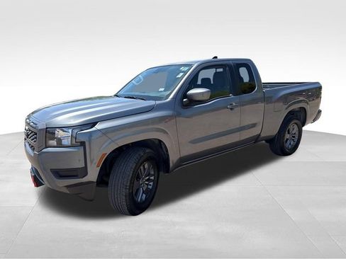 Certified 2025 Nissan Frontier SV RWD image 4