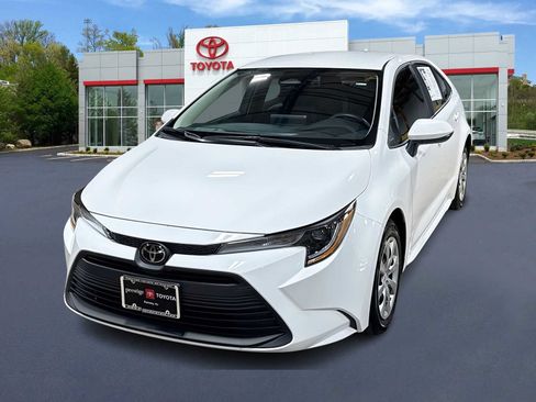 Used 2025 Toyota Corolla LE FWD image 1