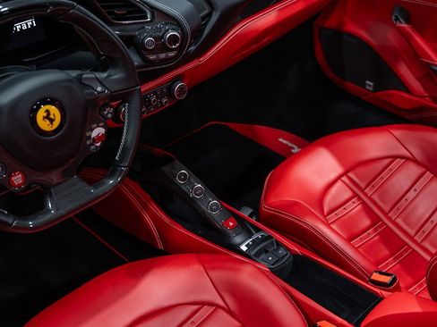 Used 2018 Ferrari 488 Spider image 52