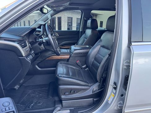 Used 2020 GMC Yukon Denali w/ Denali Premium Package image 12