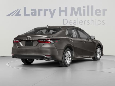 Used 2023 Toyota Camry LE FWD image 2