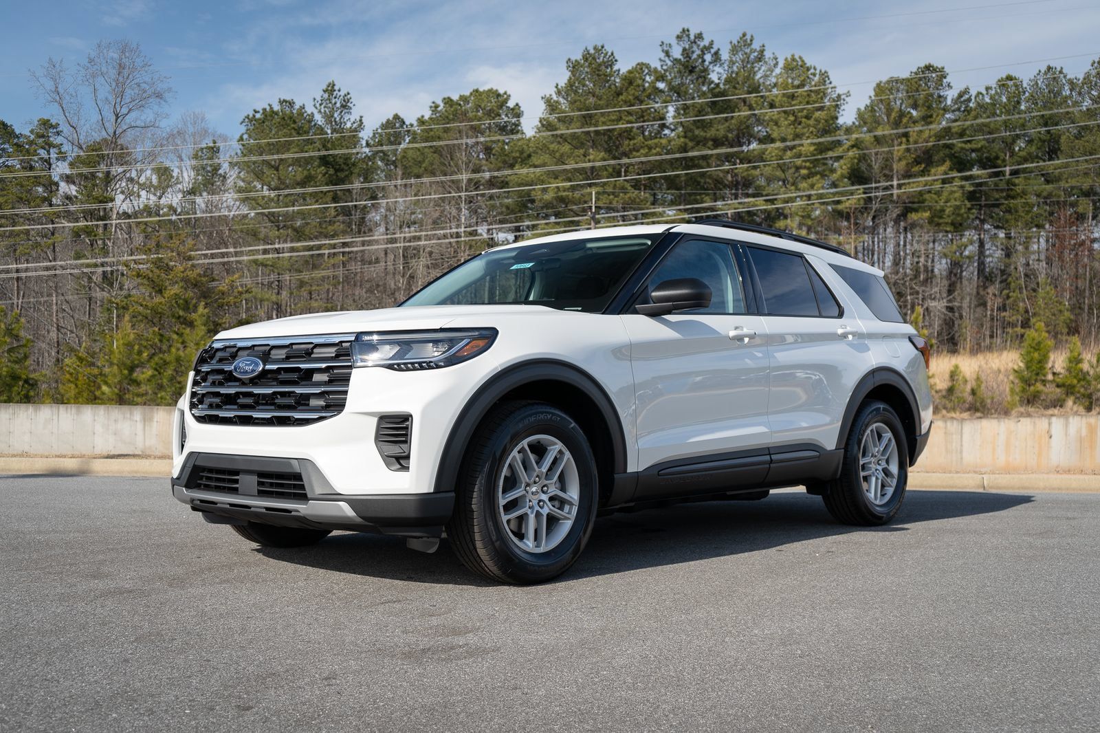 New 2026 Ford Explorer Active RWD image 3