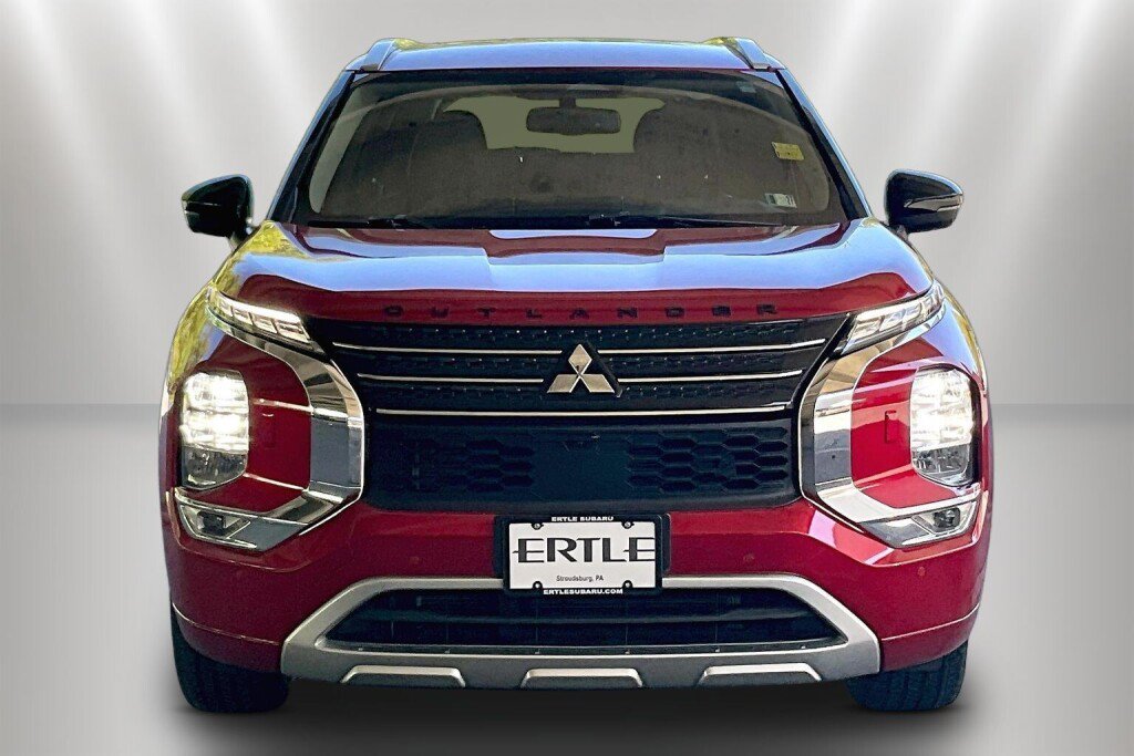Used 2022 Mitsubishi Outlander SEL AWD/4WD image 2