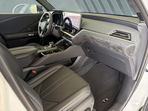 Certified 2026 Lexus TX 500h AWD w/ Technology Package image 25