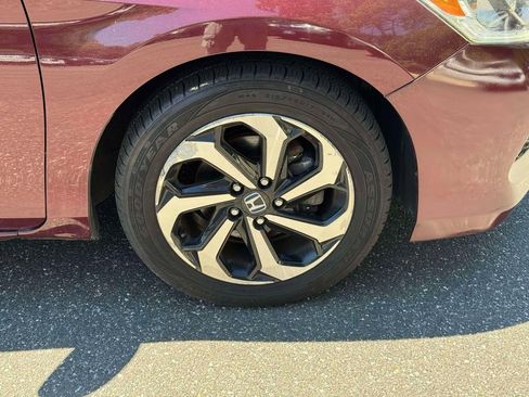 Used 2017 Honda Accord EX-L image 10