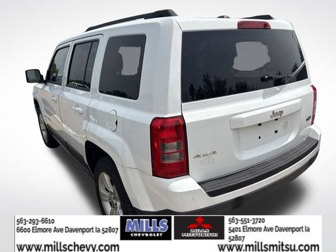 Used 2014 Jeep Patriot Latitude AWD/4WD image 4