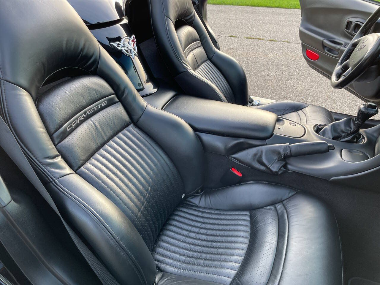Used 2003 Chevrolet Corvette Convertible w/ Preferred Equipment Group1 RWD image 13