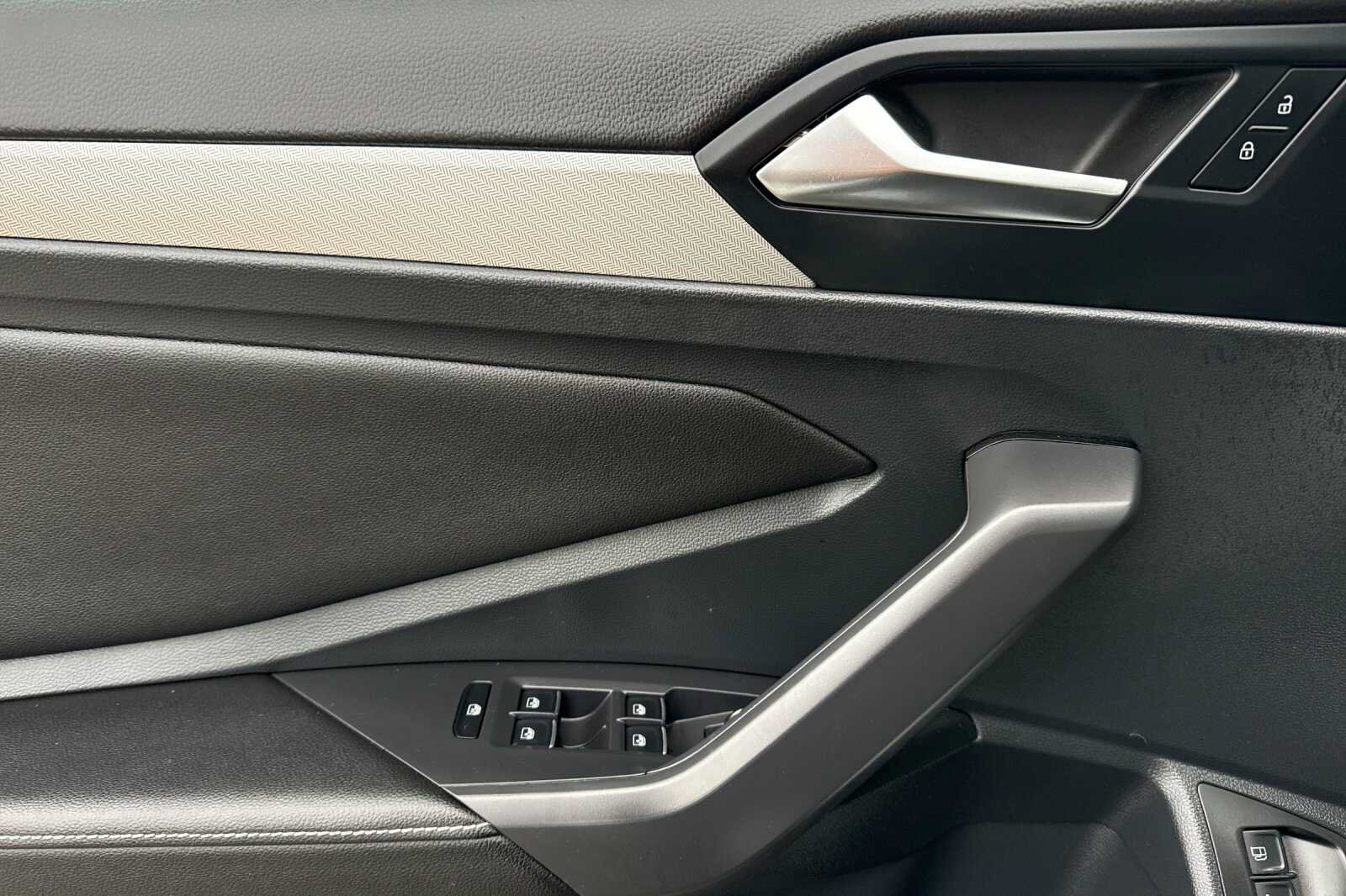 Certified 2023 Volkswagen Jetta Sport FWD image 11