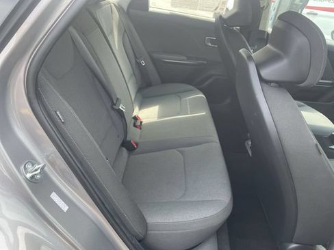 Used 2025 Kia K4 FWD image 37