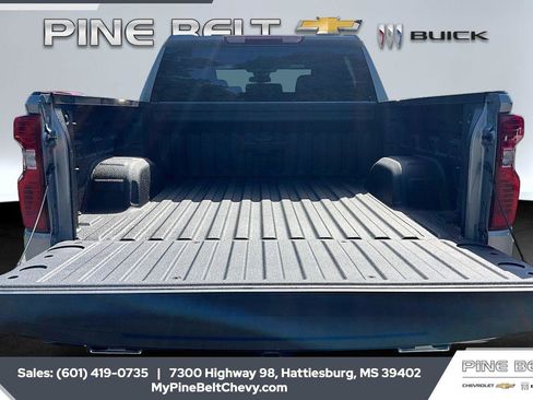 New 2026 Chevrolet Silverado 1500 Custom Trail Boss w/ LPO, Dark Essentials Package AWD/4WD image 5