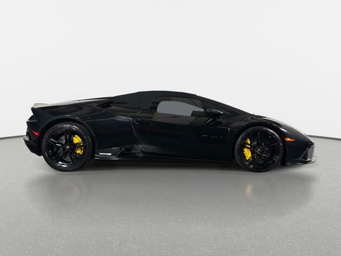 Used 2023 Lamborghini Huracan EVO RWD image 2