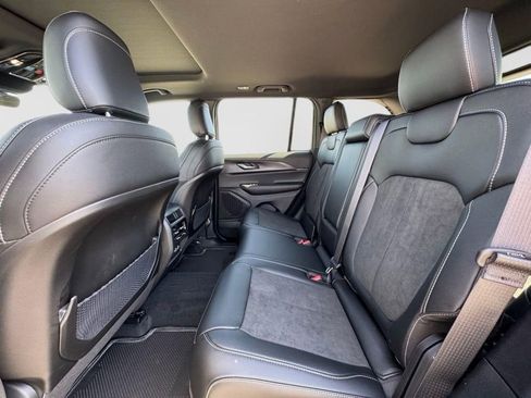 New 2025 Jeep Grand Cherokee Altitude AWD/4WD image 12