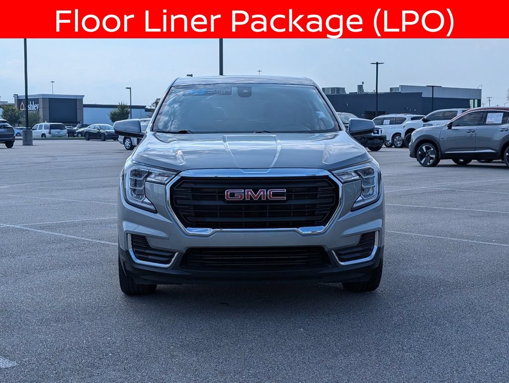 Used 2023 GMC Terrain SLE w/ LPO, Floor Liner Package FWD image 10