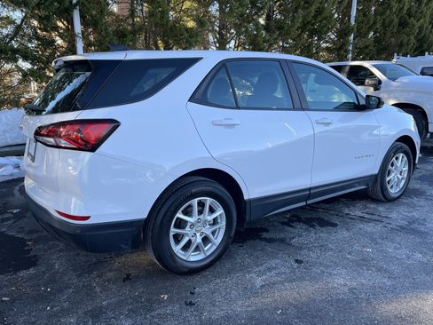 Used 2024 Chevrolet Equinox LS w/ Driver Confidence II Package image 10
