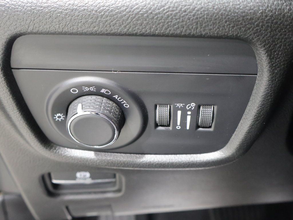 Certified 2023 Jeep Grand Cherokee Altitude AWD/4WD image 30