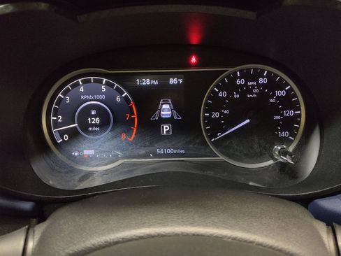 Used 2024 Nissan Versa SV FWD image 23