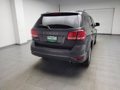 Used 2019 Dodge Journey SE FWD image 7