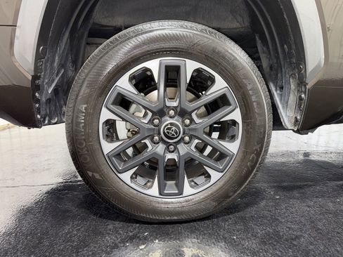 Used 2024 Toyota Tundra Limited AWD/4WD image 8