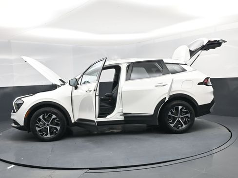 Used 2023 Kia Sportage EX image 28
