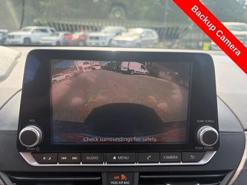 Used 2025 Nissan Altima 2.5 SV FWD image 19