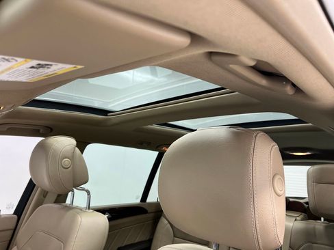 Used 2015 Mercedes-Benz GL 550 4MATIC image 13