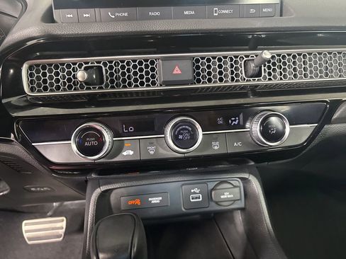 Used 2023 Honda Civic Sport image 14