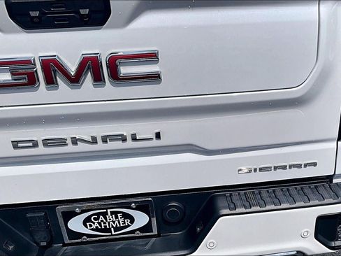 Used 2023 GMC Sierra 1500 Denali w/ Denali Reserve Package AWD/4WD image 8