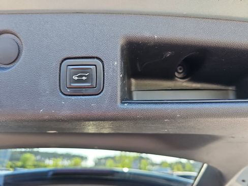 Used 2022 Chevrolet Equinox LT FWD image 18