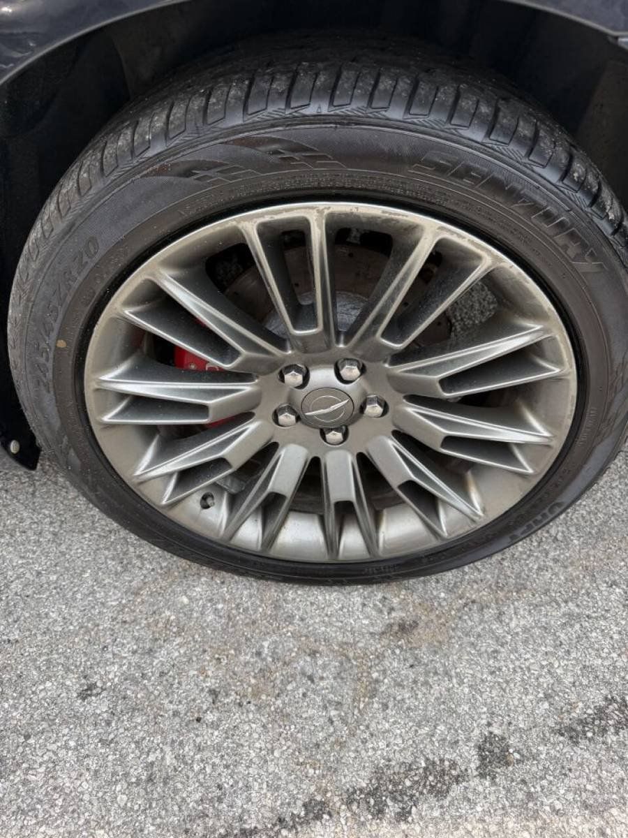 Used 2014 Chrysler 300 C RWD image 26
