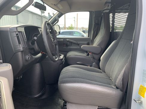 Used 2025 GMC Savana 2500 w/ Driver Convenience Package RWD image 15
