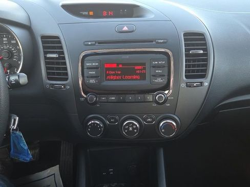 Used 2017 Kia Forte LX FWD image 22