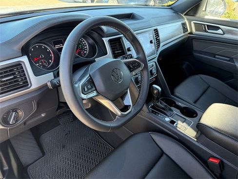 Used 2021 Volkswagen Atlas Cross Sport SE image 8