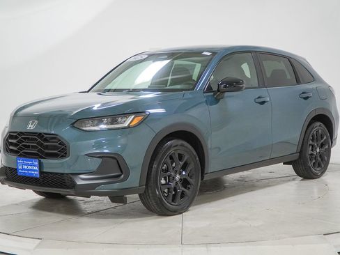 Used 2025 Honda HR-V Sport image 4