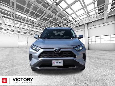 Used 2025 Toyota RAV4 XLE FWD image 7