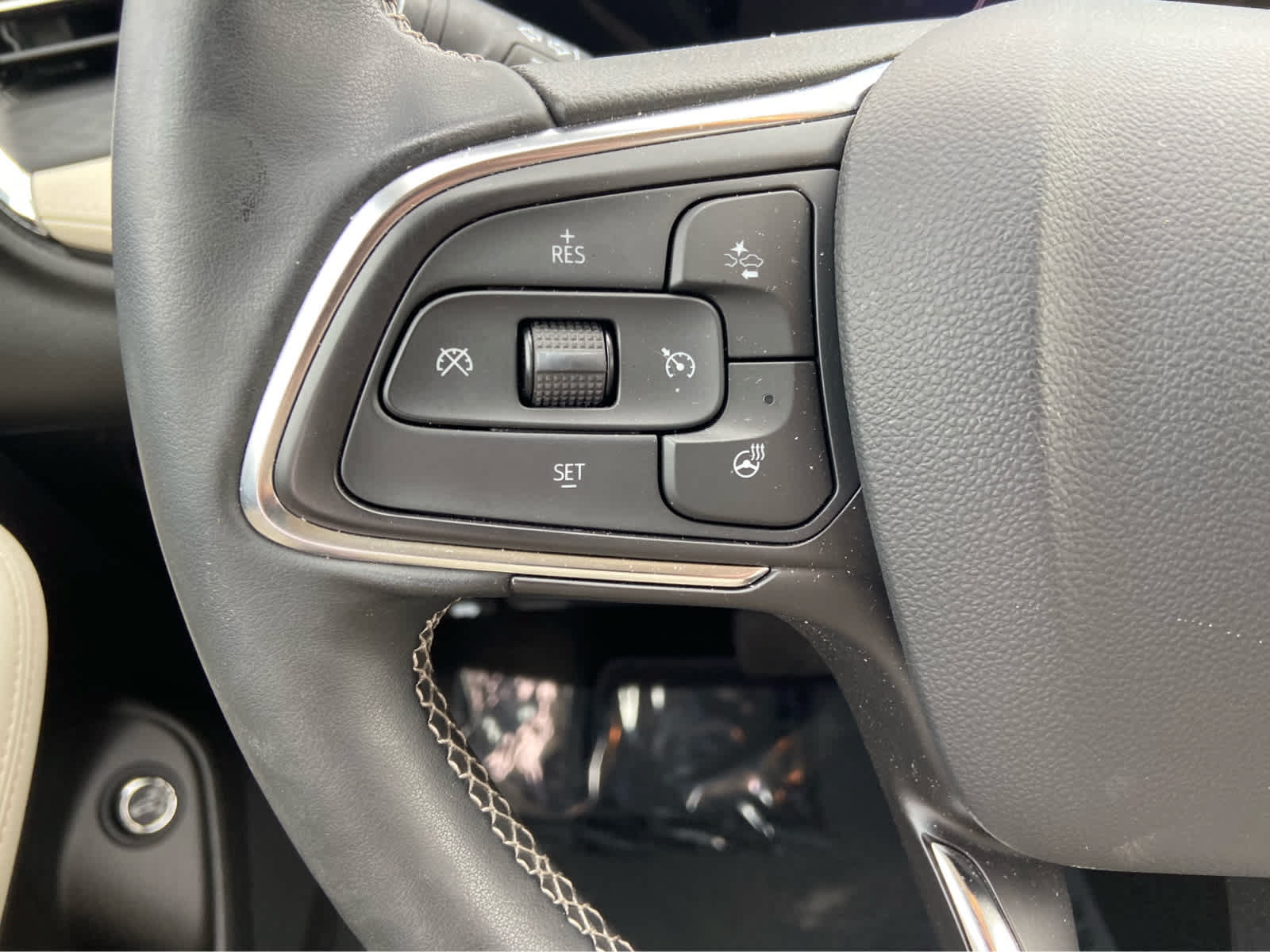 Used 2025 Buick Encore GX Avenir w/ Avenir Technology Package AWD/4WD image 22