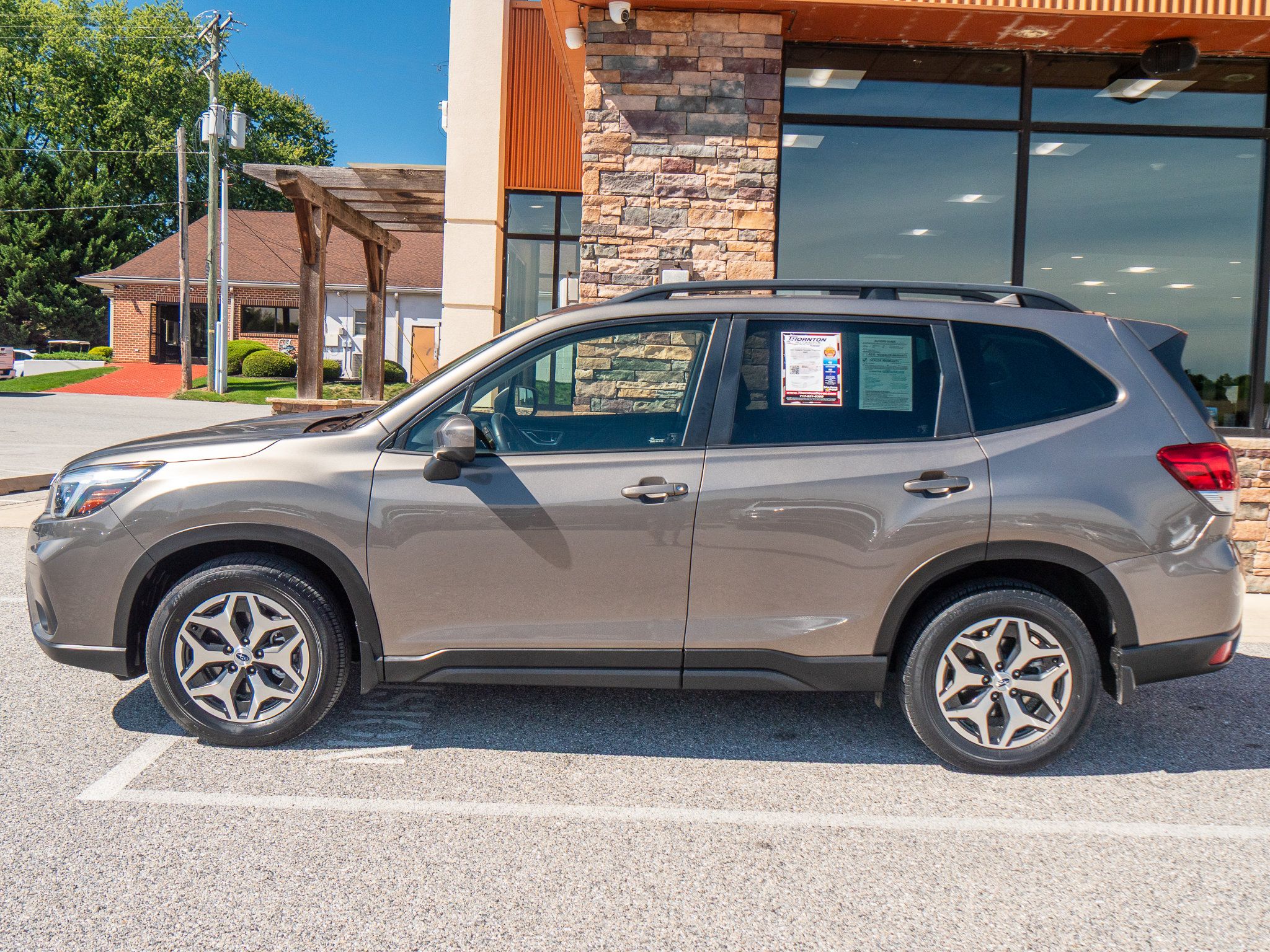 Used 2021 Subaru Forester Premium AWD/4WD image 6