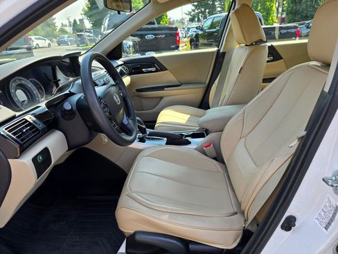 Used 2016 Honda Accord LX image 4