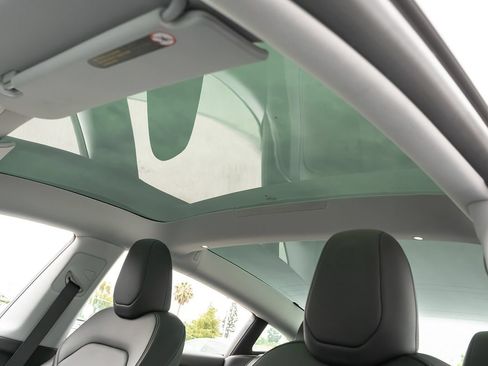 Used 2024 Tesla Model 3 RWD image 8