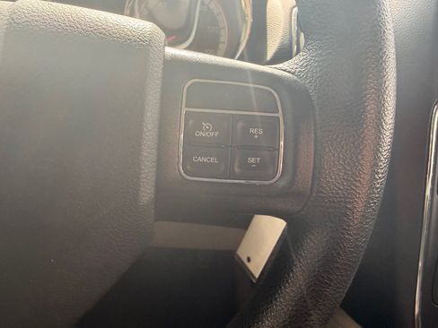 Used 2020 Dodge Grand Caravan SE w/ UConnect Hands-Free Group FWD image 23