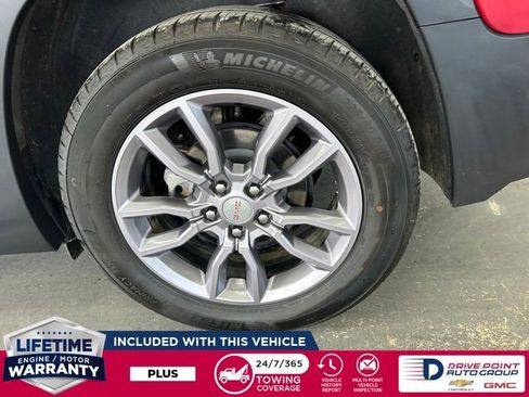 Used 2024 GMC Terrain SLT w/ Tech Package image 7