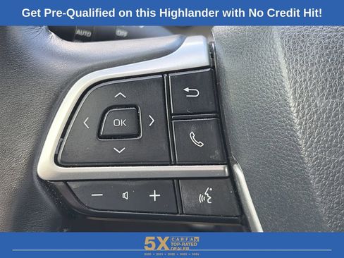 Used 2023 Toyota Highlander XLE image 22