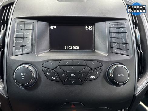 Used 2018 Ford Edge SE image 15