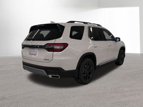New 2025 Honda Pilot Touring image 36