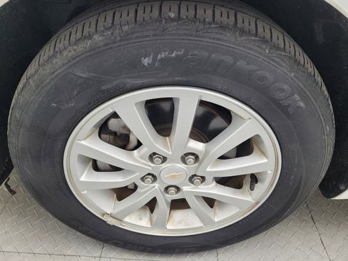 Used 2020 Chevrolet Sonic LT w/ Convenience Package image 31