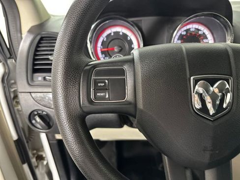 Used 2014 RAM C/V Tradesman image 15